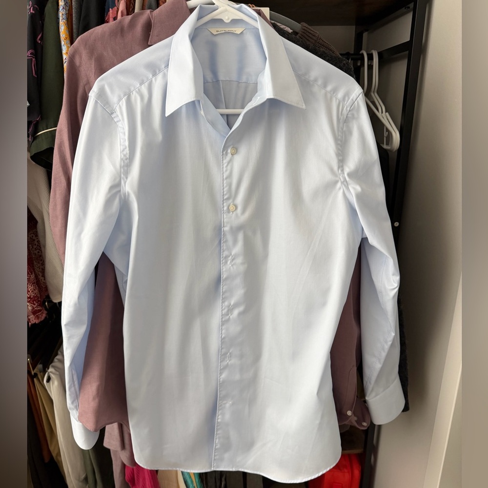 Suitsupply Custom Dress Shirt- 15 1/2” neck Medium